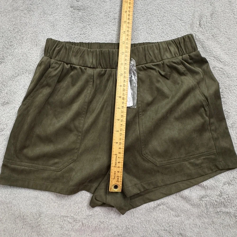 Steve‎ Madden Shorts NWT Women's Tagged Size Medium Green Elastic Waist